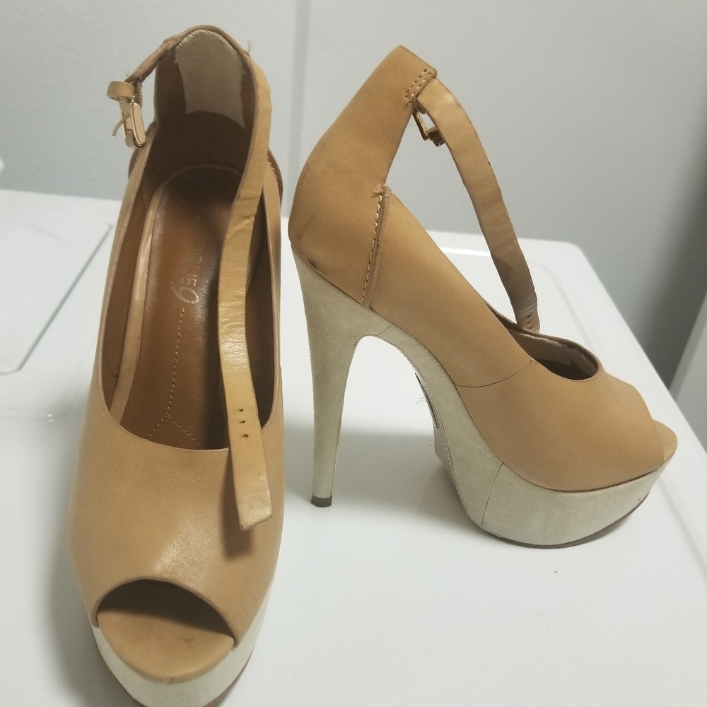 Boutique 9 Platform Sandals Beige